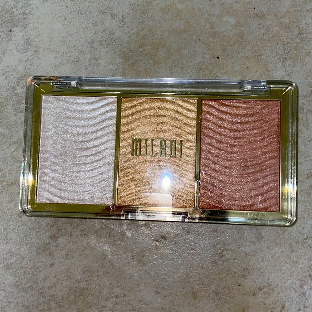 Unopened Milani 3 shade highlighter pallet